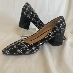 Ann Taylor Factory Black and White Tweed Pointy Toe, Block Heels, Women’s Size 9